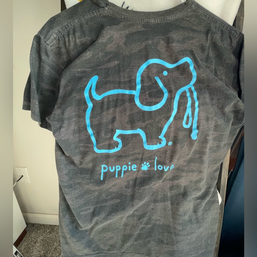 Puppie Love T-shirt Medium Black camo w/Blue Puppy Outline